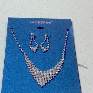NWT SOCIALIZE EARRINGS AND NECKLACE